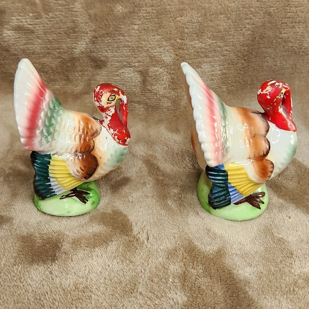 Ceramic Holiday Salt & Pepper Shakers - Picture 2 of 5